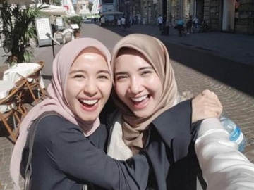 FOTO : Saling Support, Laudya Cynthia Bella Sebut Zaskia Sungkar Sahabat Dunia Akhirat