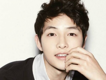 Song Joong Ki Ungkap Musim Panas Tahun Ini Yang Terbaik Dalam Hidupnya, Kok Bisa? 