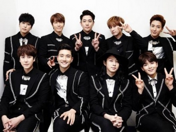 Pamer Selfie Keren Super Junior, Tatapan Heechul Bikin Fans Salah Fokus