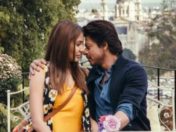 Bak Pasangan Dimabuk Cinta, Romantisnya Shahrukh Khan & Anushkha Sharma di 'Hawayein'