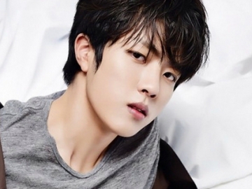 Usai Ditawari Peran Utama 'Odd Man and Woman', Sungyeol Infinite Pamer Otot di Instagram