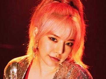 Sunny Kenang Memori Debut Bareng SNSD di Teaser Comeback 'Holiday Night'