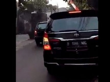 Viral Video Ibu Ngomel Mobil Anies Baswedan Serobot Antrean, Ini Penjelasan Tim Anies-Sandi
