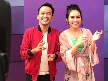 'Jauhi' Ruben Onsu, Ayu Ting Ting Malah 'Dekat' dengan Asisten Selebritis