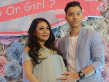 FOTO : Gelar Baby Shower Seru, Celine Evangelista Umumkan Jenis Kelamin Bayinya