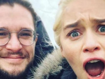 Emilia Clarke Posting Video Kocak Kit Harington, Netizen Tunggu Season Baru 'Game of Thrones'