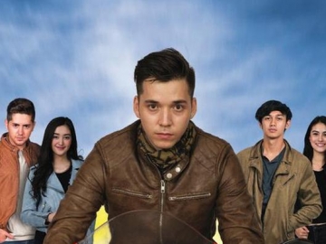 Ari Wibowo Jadi Ayah Stefan William di 'Anak Langit', Netter Protes Jam Tayang