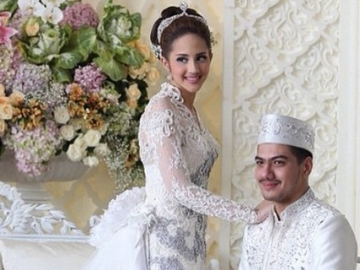 Foto-Foto dengan Suami Viral, Politikus Cantik Tsamara Amany Palsukan Status Pernikahan?