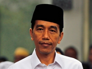 Tersentuh Kisah Bocah 10 Tahun Bekerja Demi Keluarga, Jokowi Sumbang Rp 30 Juta untuk Hafidin