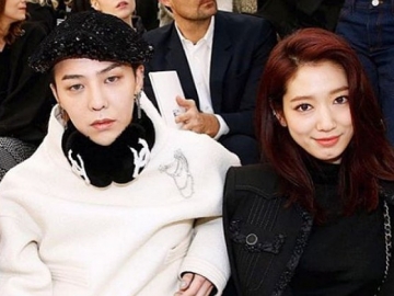 G-Dragon & Park Shin Hye Pose Kocak di Paris Fashion Week, Fans Heboh