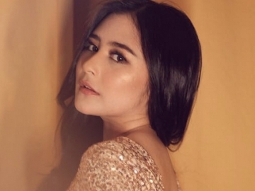 Sederet Potret Anggun & Mempesona Prilly Latuconsina Saat Jadi Pembaca Nominasi 'FFI 2017'