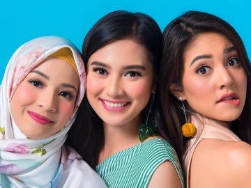 Trio Cantik Bintang Film 'Jomblo' Pemotretan Bersama, Sukses Bikin Deg-Degan!