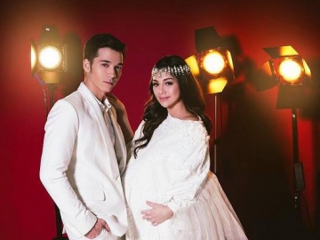 Intip Potret Perdana Anak Stefan William & Celine Evangelista yang Bule Abis!