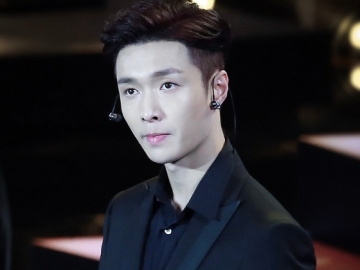  Lay Lakukan Hal Ini Saat Lagu 'Promise' EXO Diputar, Fans Nangis