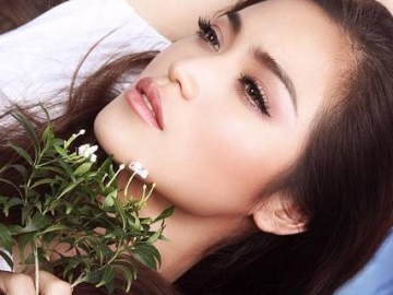 7 Pose Pemotretan Jessica Iskandar yang Kecantikannya Terbukti Paripurna