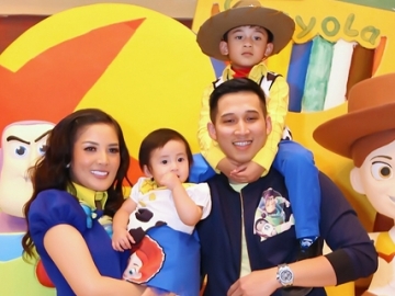 Warna Warni, Momen Meriahnya Pesta Ulang Tahun Anak Nindy Bertema 'Toy Story'