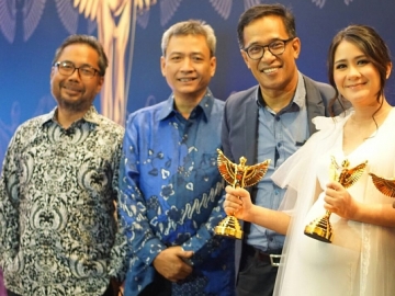 Momen-Momen Bahagia Kala Para Pemenang Panasonic Gobel Awards 2017 Raih Piala Penghargaan