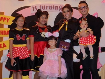 Momen Seru nan Lucu Pesta Ulangtahun Elea, Anak Ussy Sulistiawaty Bertema Minni Mouse