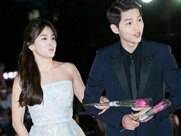 Cantiknya Song Hye Kyo Dibalut Gaun Pengantin Buat Song Joong Ki Susah Berpaling ke Arah Lain