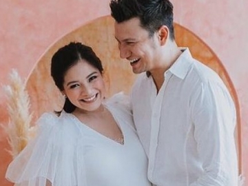 Titi Kamal Posting Foto Mantan Pacar, Christian Sugiono Cemburu?