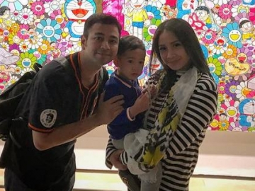 Unggah Foto Keluarga Usai Promosikan Kue Ayu Ting Ting, Raffi Takut Pada Nagita?
