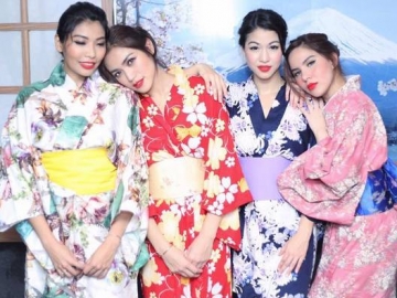 FOTO: Dandan ala Wanita Jepang, Kompak & Cantiknya Girls Squad Pakai Kimono Warna Warni Ini