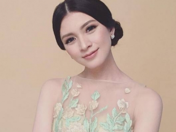 FOTO: Baby Bump Anak Kedua, Donita Tetap Ramping dan Makin Cantik