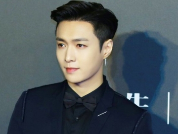 Foto Lay Diunggah di Akun IG Resmi EXO, Fans Terharu & Bahagia