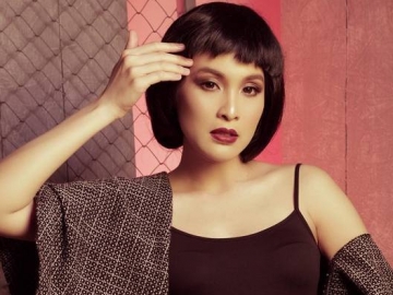 Uniknya 6 Gaya Rambut 'Mangkok' ala Sandra Dewi Saat Maternity Shoot