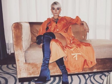 Bagikan Foto 'Mesra' Bareng Chris Brown, Kekasih Agnez Mo Posting Kutipan 'Galau'