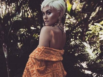 Tengok 6 Momen Akrabnya Agnes Monica & Chris Brown Hingga Dirumorkan Jadian