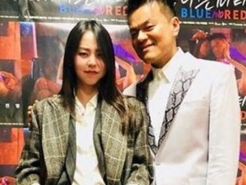 Sohee Eks-Wonder Girls Beri Dukungan ke Konser Park Jin Young