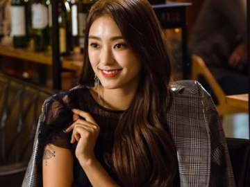 Foto Bora Sebagai Diva Seksi di Drama Baru 'Hwayugi'