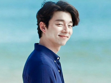 Tampil Ganteng Penuh Kharisma di Pemotretan Ini, Rambut Gong Yoo Malah Bikin Netter Salah Fokus