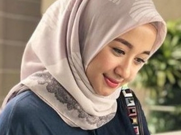 Pakai Busana Ini, Laudya Cynthia Bella Tutupi Kehamilannya?