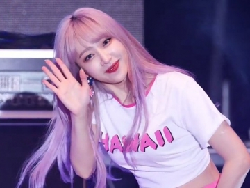 Hani EXID Bongkar Isi Tasnya di 'Weekly Idol', Apa Saja?