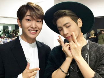 Onew Tulis Pesan Ini di Instagram Usai Kepergian Mendiang Jonghyun, Netter: Tetaplah Kuat, Leadernim