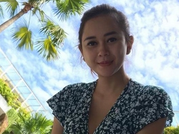 Makin Mesra, Aura Kasih Liburan dengan Kekasih Bule ke Bali