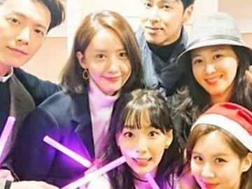 Lawan Kesedihan, Taeyeon SNSD Berterima Kasih Dikelilingi Sahabat di Konser Natal
