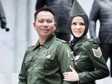 Foto Prewedding Bertema 'Beauty & The Beast' Dirilis, Dandanan Vicky Prasetyo Dikomentari Begini