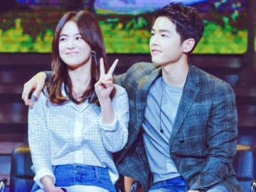 Intip Penampilan Menawan Song Joong Ki & Song Hye Kyo Saat Hadiri Acara Fashion Show di Paris