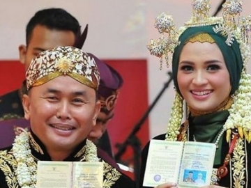 Resmi Menikah, Istri Baru Mantan Suami Ussy Sulistiawaty Ini Jadi Sorotan