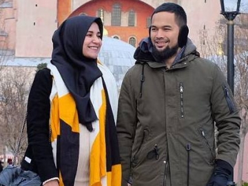 FOTO: Romantisnya Babymoon Shireen Sungkar & Teuku Wisnu Tanpa Anak-Anak di Turki