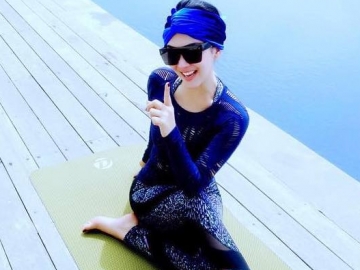 FOTO: Produktif Saat Liburan di Bali, Syahrini Sempatkan Yoga Bareng Sahabat