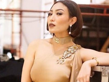 Zumi Zola Ditetapkan Tersangka oleh KPK, Ayu Dewi Malah Tertawa Bahagia?