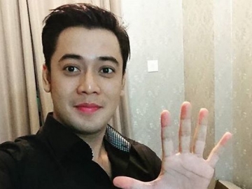 Dikabarkan Pacaran dengan Billy Syahputra, Hilda Vitria Ternyata Masih Istri Kriss Hatta