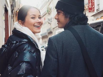 FOTO: Mesra Terus, Begini Potret Perjalanan Romantis Al Ghazali & Alyssa Daguise di Paris