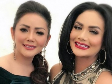 Pamer Foto Jadul, Dari Rambut Hingga Alis Kristina & Krisdayanti Bikin Netter Heboh