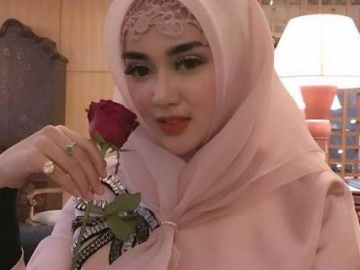 Pamer Kado Ulang Tahun dari Pacar, Netter Salfok Editan Foto Tiara Dewi