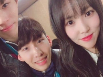 Yuju G-Friend Pamer Selfie Bareng Atlet Olimpiade Usai Tampil di PyeongChang